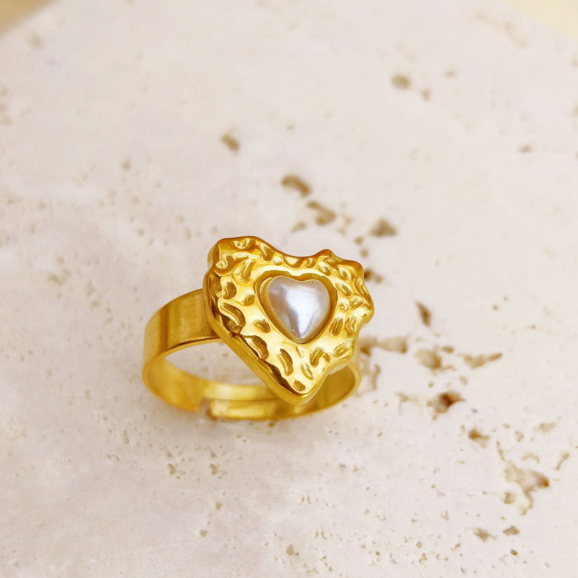 Nuevo collar de otoño y invierno no se desvanece perla de amor anillo colgante de alta sensación suéter cadena de lujo ligero conjunto de adornos