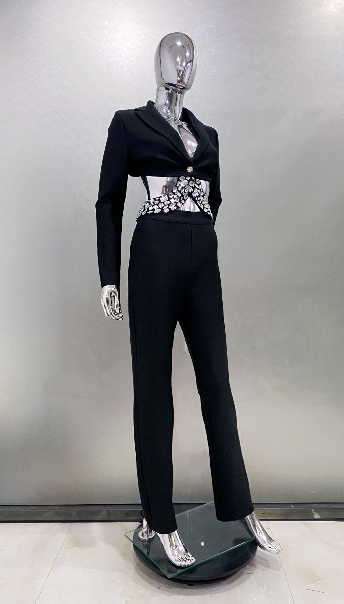 Luxury Crystal-Embellished Open-Back Top & Skinny Pants Set – Sexy Cutout Outfit For Nightlife & Evening Glam (XS-L, Black/White)​_ecoleips.com