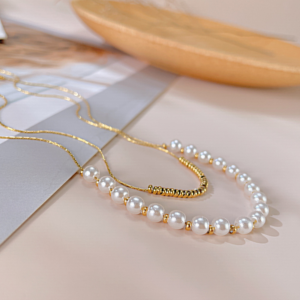 Colar de pérolas em camadas com pingente de aço titânio_voghion.com