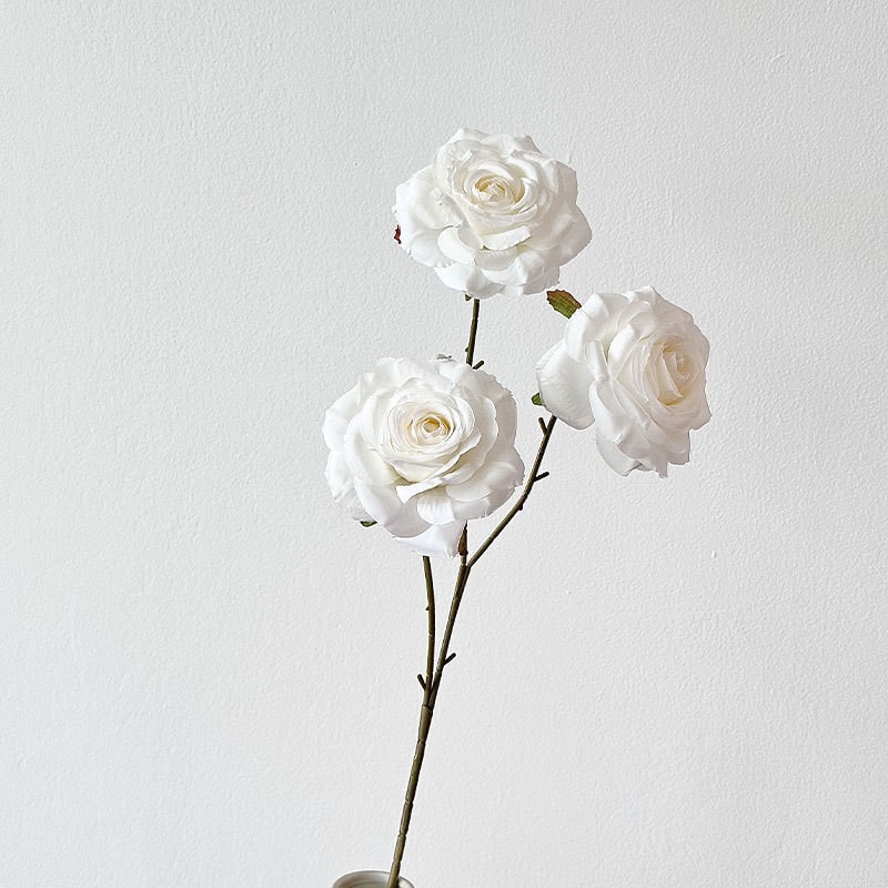 Flores falsas blancas Flores artificiales Flores para bodas Auditorio de bodas Decoración del hotel Techo artificial Flores artificiales Flores falsas