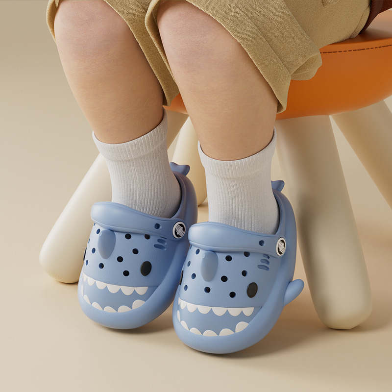 Girls' Slippers Toe Hole Shoes Summer Children's Cartoon Cute Dung-feeling Beach Sandals Cute Shark Anti-collision