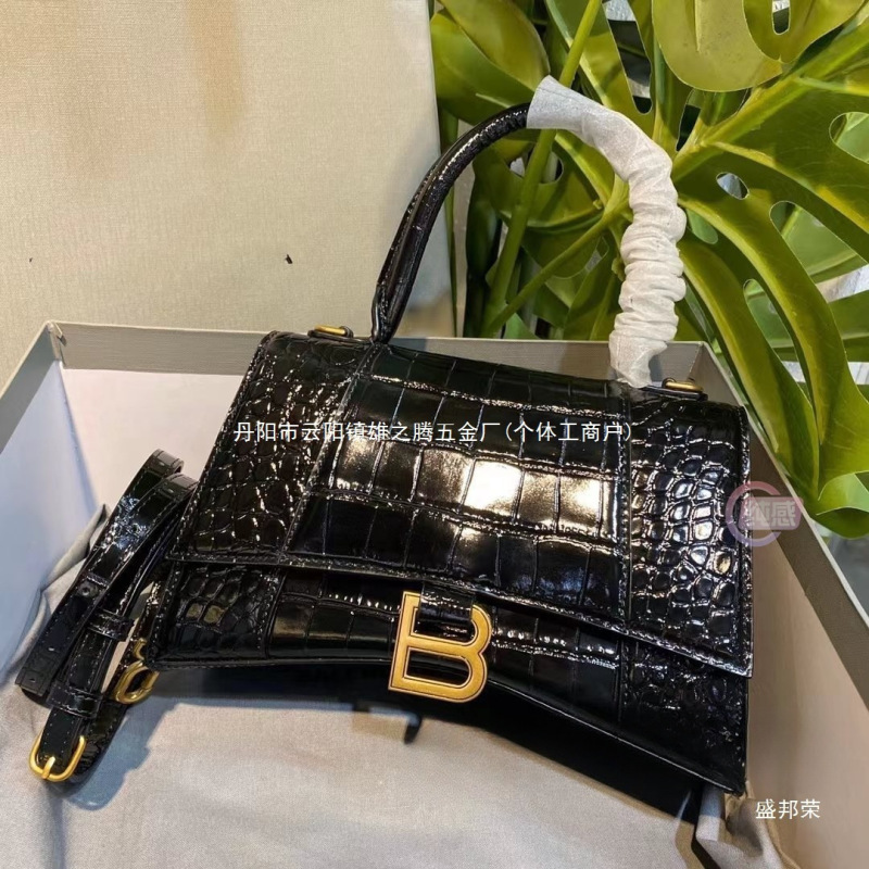 厂家法棍包女手挎斜早春版本精美腋下包感新款提高小众沙漏包牛皮|undefined