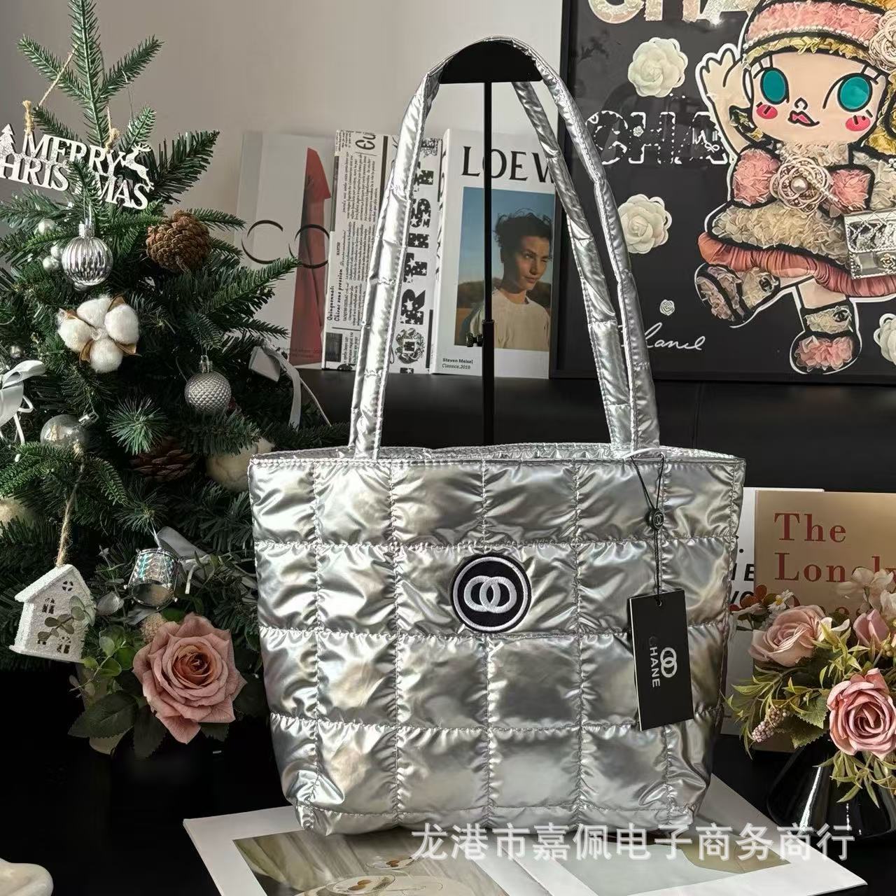 中古棉服包VIP跨境礼遇限定菱格漆皮单肩亮面购物袋女包