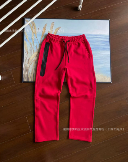 바지. 빨간색