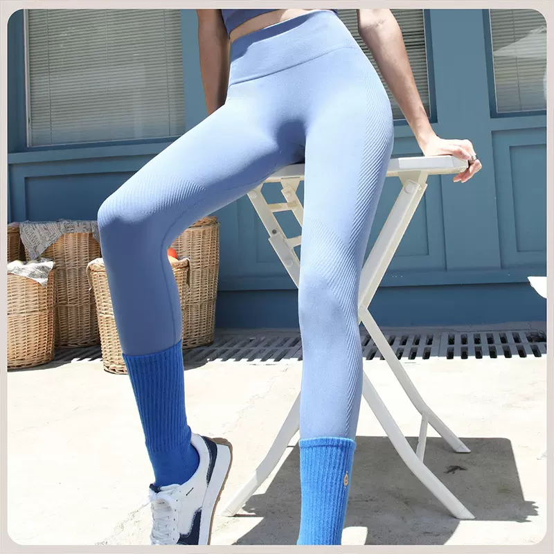 新品运动瑜伽裤裸感高腰紧身无痕速干跑步提臀健身瑜伽服女跨境