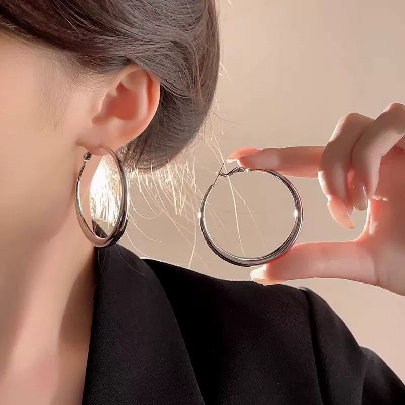 Серебряная игла, модные маленькие серьги с простым и элегантным дизайном
