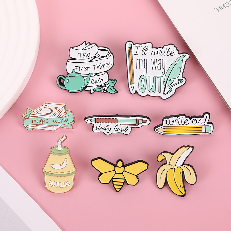 Creative Green Ribbon Coffee Pot Shaped Brooch Pencil Pen Pin Banana Bee Painted Brooch Accessory Badge