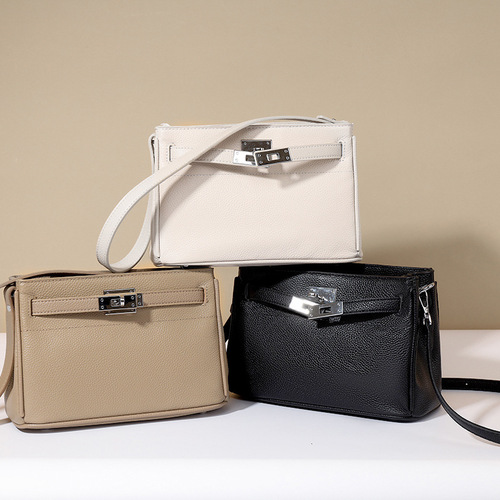 Leather crossbody bag with stylish clasp, women's simple shoulder bag, soft leather, high-quality small square bag