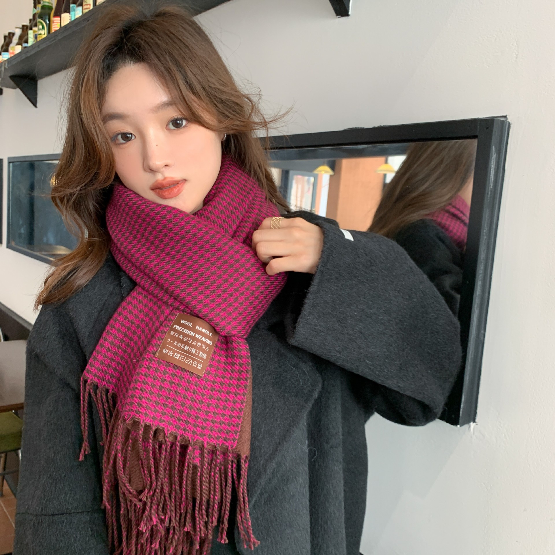 2023 Otoño e Invierno Nuevo estilo atmósfera pareja foto versátil cálido chal largo engrosado bufanda de pata de gallo de doble cara