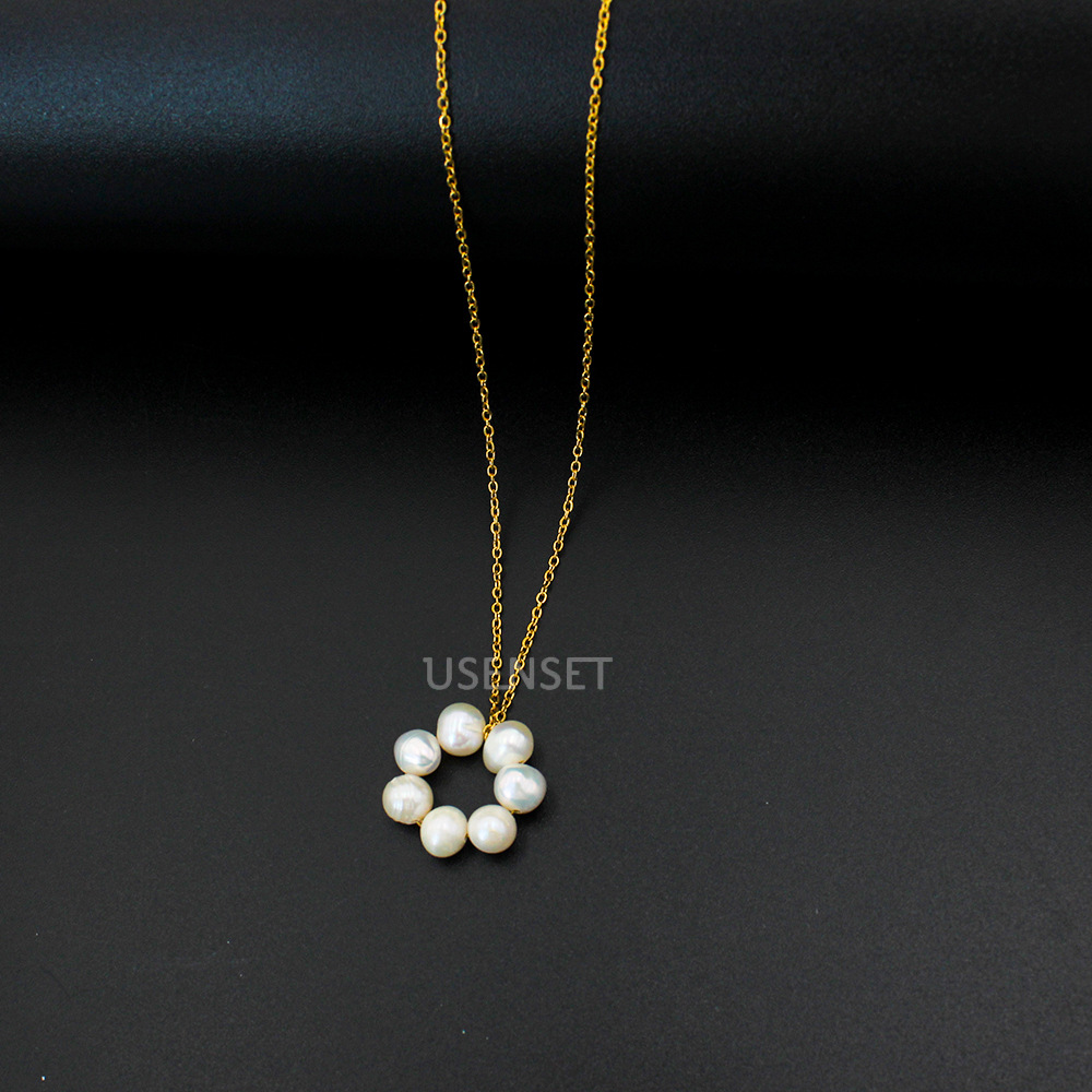Elegant Heart Shape Stainless Steel Gold Plated Pearl Pendant Necklace