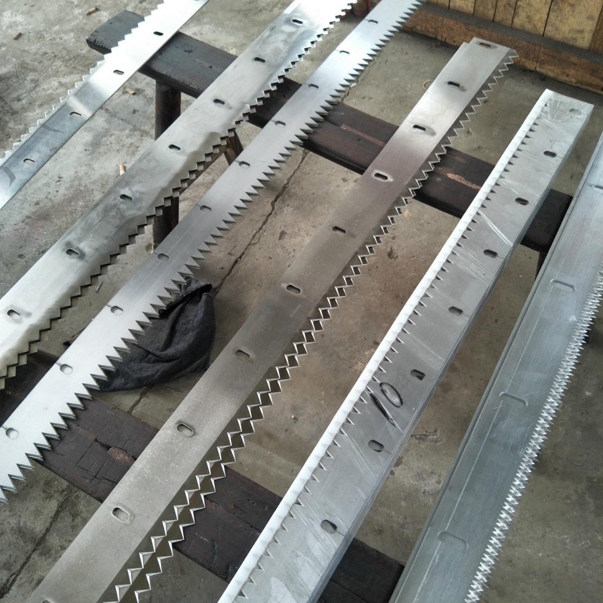 供应精密锯齿刀片SKD-11锯齿刀片磨齿锯齿刀片非标来图纸订高硬度