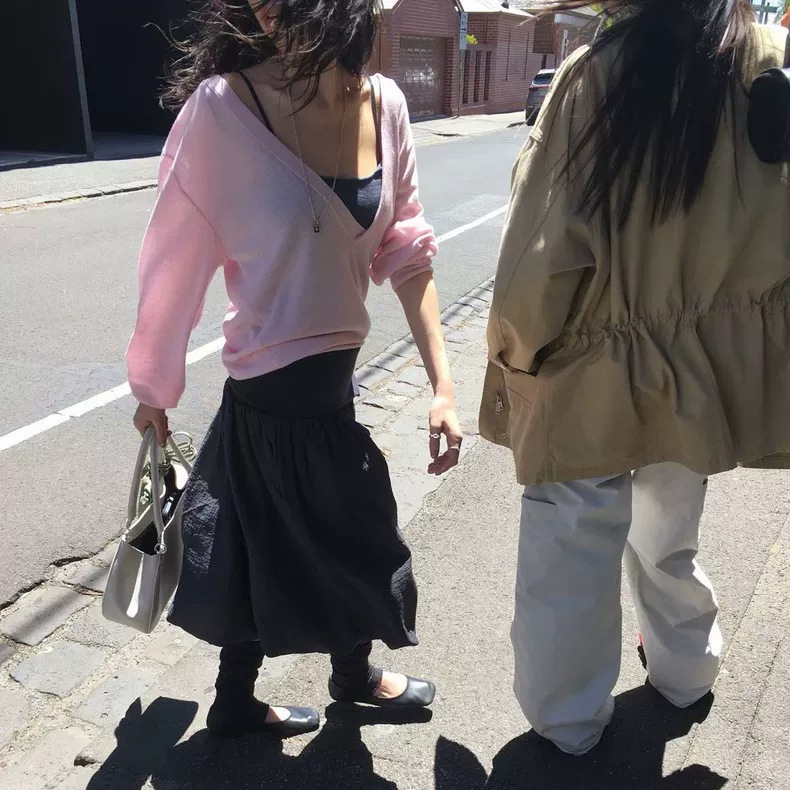 Fan Sun·Xh 2026 Spring New Korean Dongdaemun Th*Br*Athe Slimming Deep V-Neck Layered Long Sleeve Knitwear Fan Sun·Xh 2026 Spring New Korean Dongdaemun Th*Br*Athe Slimming Deep V-Neck Layered Long Sleeve Knitwear