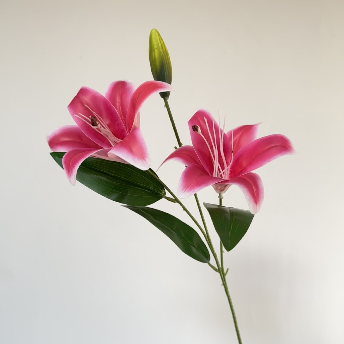 Película Lily flor artificial flor falsa decoración de la sala de estar flor de seda arreglo floral de boda decoración de interiores accesorios de fotografía