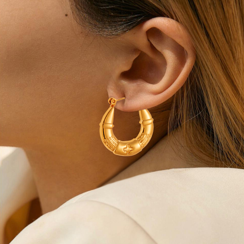 Pendientes de acero de titanio transfronterizos explosivos Pendientes retro de galvanoplastia de cercanías de moda Pendientes de oro para mujer geométrica de acero inoxidable