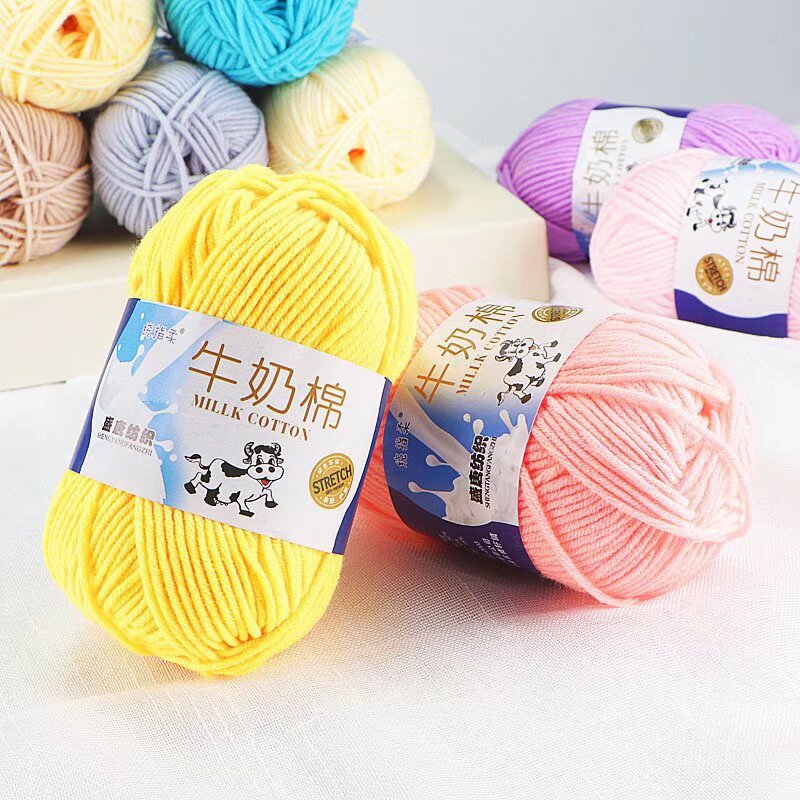 5 Strands of Milk Cotton Yarn, Lightweight, Soft, and Comfortable to the Touch, Suitable for Hand Knitting DIY Medium-Thick Yarn Balls