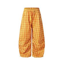 ��EON��26����New�ֻ���ʽ���ż�Լ�ٴ���ƿ������г���Ů