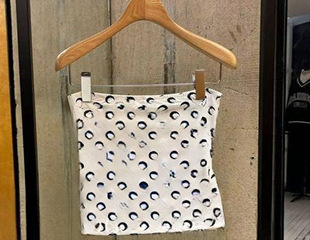 ����ͬ��25���´���Ů  ��ɫ����Ĩ������