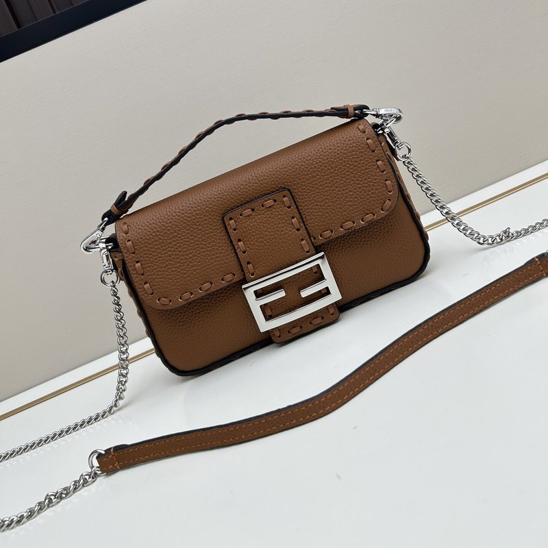 F Brand Crossbody Women's Bag, Trendy Handbag, European and American Fashion Bag, Guangzhou Manufacturer, Single Shoulder Small Square Bag with Printed Design