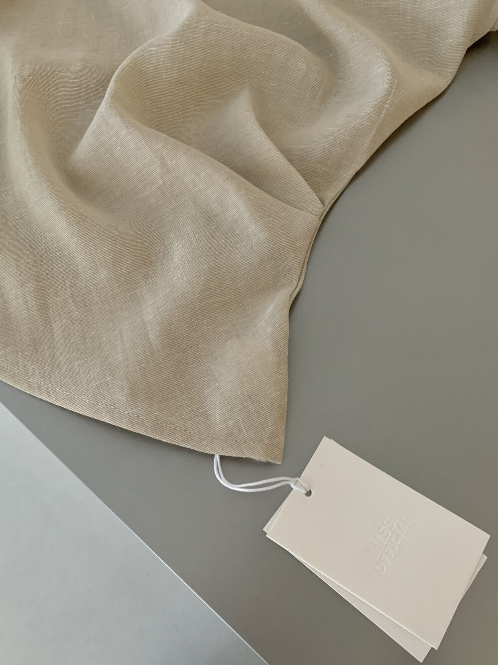 Áo croptop nữ tay ngắn cổ lệch vai, thiết kế bất đối xứng — Xanh da trờicolor, màu trắng, màu mơ chi tiết 14