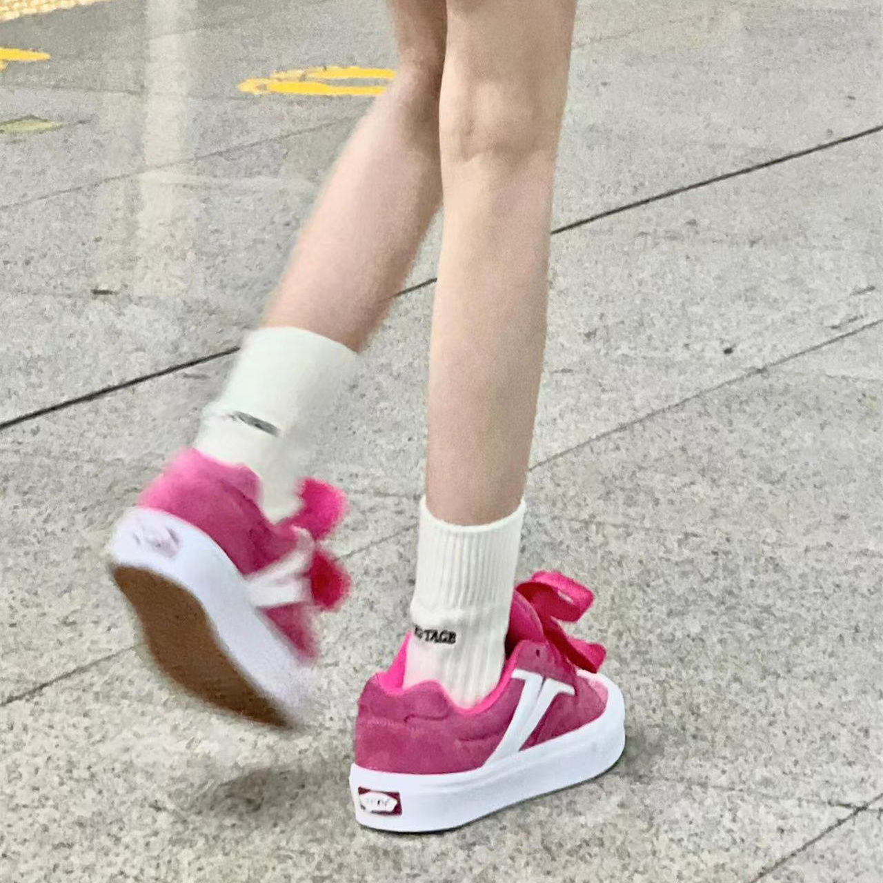 2025 primavera y otoño nueva moda zapatos de pan de todo fósforo marea nacional retro zapatos de skate casuales zapatos transpirables de todo fósforo mujeres