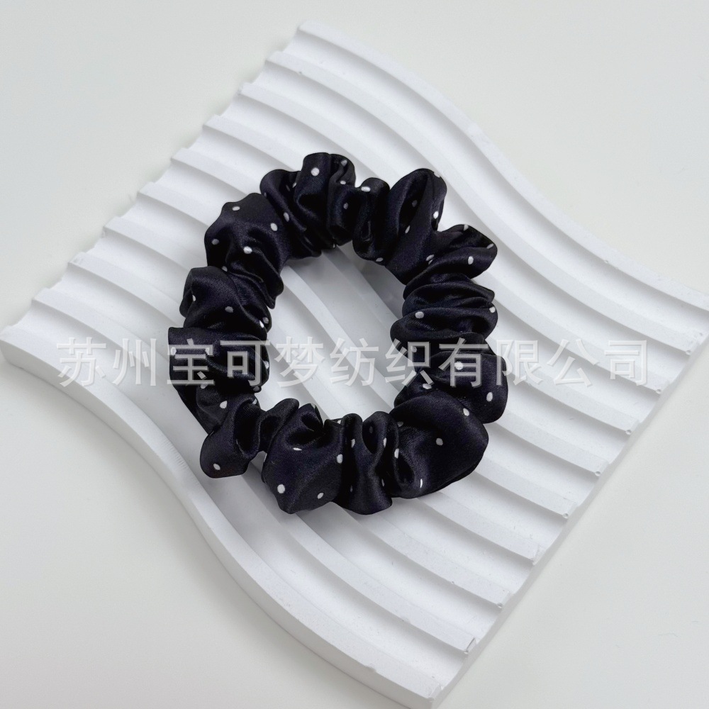 검정색 배경 물방울 무늬(19mm)