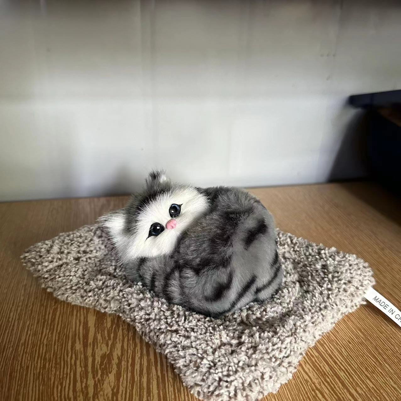 Fábrica de cabello recto imitación de carbón de bambú adornos de automóviles ojos abiertos adornos de interiores familiares para enviar regalos de aire purificado