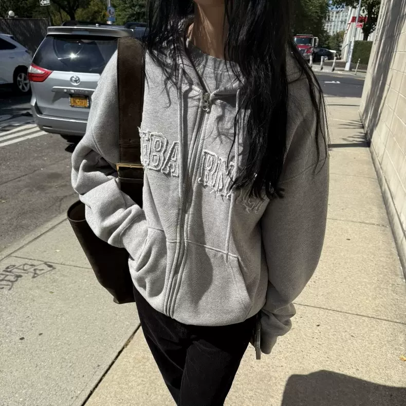 现货 2025秋季新韩国东大门八奶宽松贴布抽绳连帽薄绒卫衣外套女