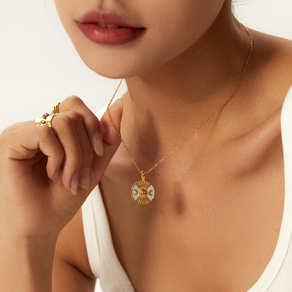 Fashion Geometric Stainless Steel Titanium Steel Gold Plated Shell Pendant Necklace_colorza_1