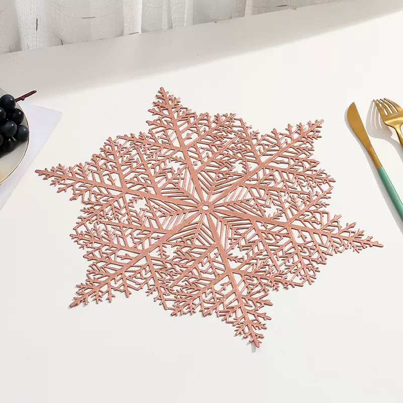 跨境圣诞雪花pvc餐垫圣诞节餐厅装饰西餐厅烫金镂空餐桌垫批发