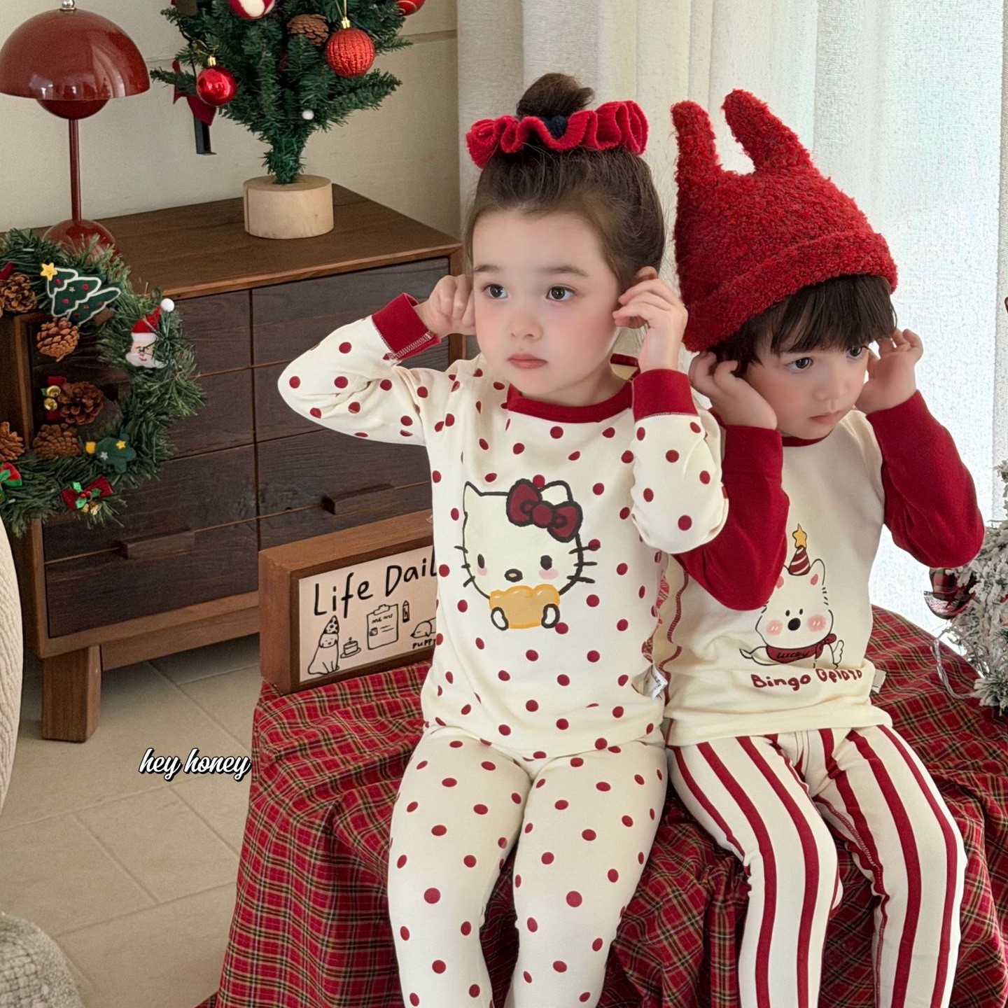 Hey Sweetheart 25 New Year and Christmas Red Large and Small Rolls 300g Soft Velvet Autumn Clothes and Long Pants Intimates Set for Kidsren