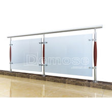 别墅不锈钢栏杆 复式阁楼室内钢木防腐护栏 户外阳台钢化玻璃栏板