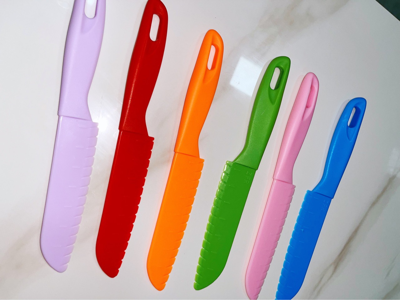 Cuchillo de plástico para niños cuchillo de fruta de jardín de infantes cuchillo de fruta de melón cuchillo de cocina de juguete de mano cuchillo para niños cuchillo traje