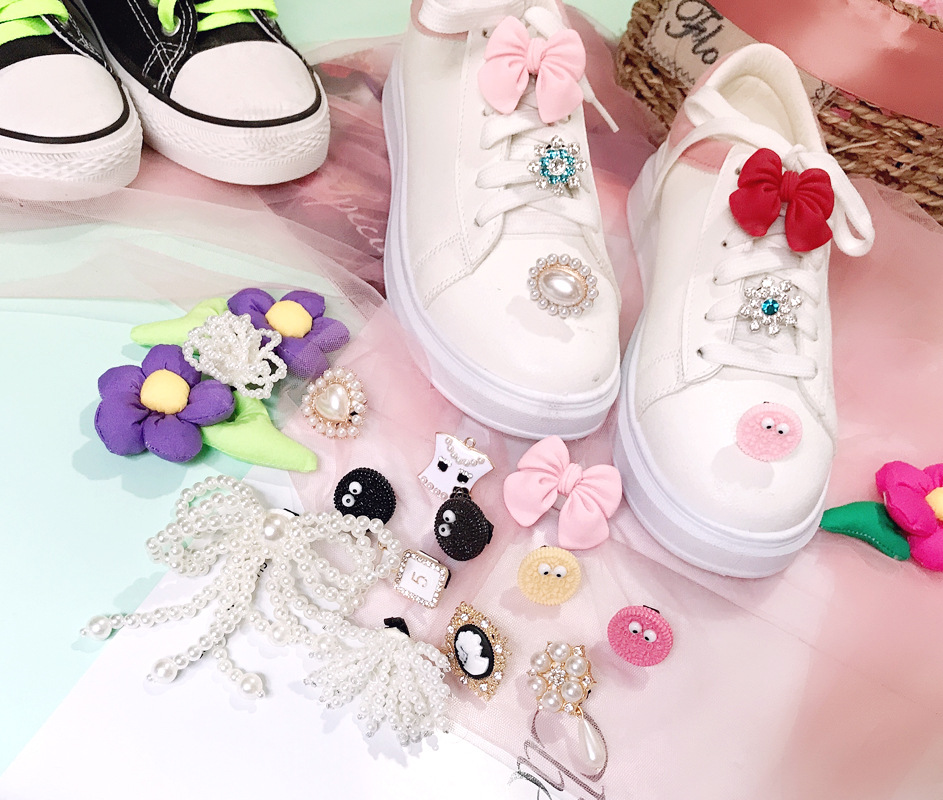 10g Weight Shoe Buckle Shoe Accessories Type 1 Piece Quantity Daily Occasion Arylic, Alloy Material Flower Pattern Winter, Summer, Spring Season Women's Gender Flower Shoe Accessories Arylic Alloy Winter Summer Spring Shoe Buckle 14