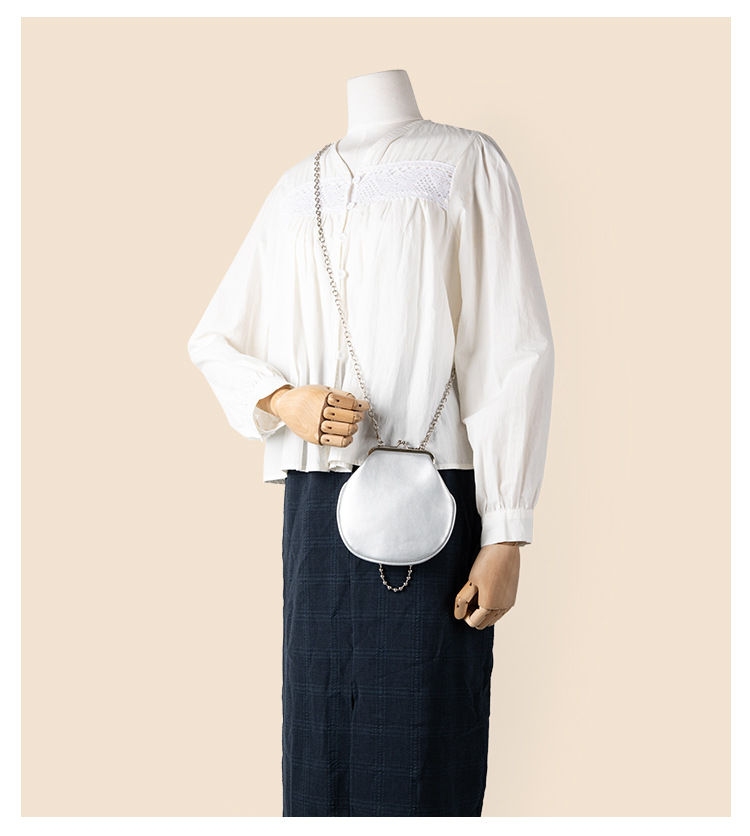 Beaded chain mini crossbody simple and exquisite, small shell bag, fashionable clip handbag, women's niche high-end_voghion.com