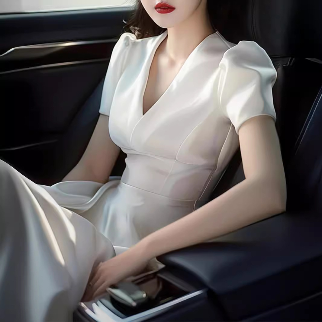 Váy liền cổ chữ V trắng kiểu Pháp sang trọng, thanh lịch — màu trắng
