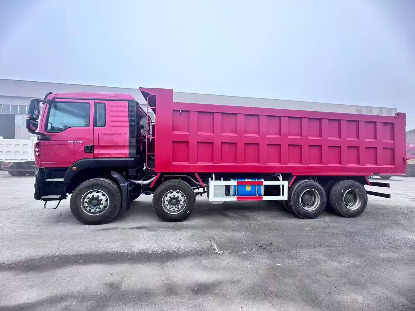 Preparation Factory for Cross-Border African Howo Dump Trucks, Howo 371 Horsepower Dump Truck, Mining Transport Dump Truck