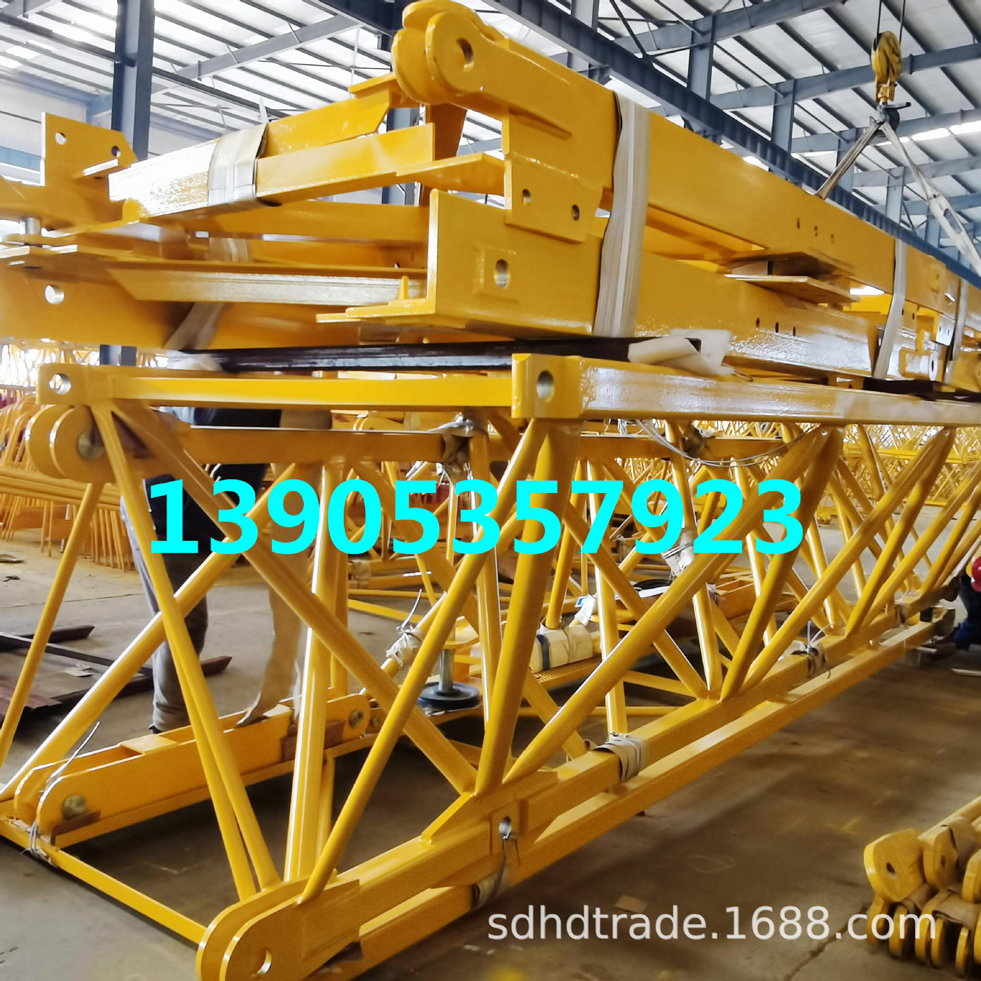 外贸出口塔式起重机QTZ63建筑塔机载重5吨6吨塔机动臂塔平头塔机