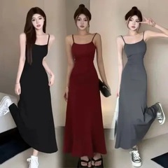 2025夏のギャルの弾力性のあるストラップのワンピースの子供は袖なしで肩を伸ばして腰を収めてやせています。