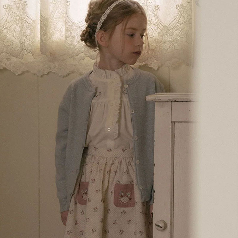 Spot camisa de niña 2024 otoño francés exquisito bordado camisa de manga larga estilo occidental cuello de hongo camisa de bebé algodón