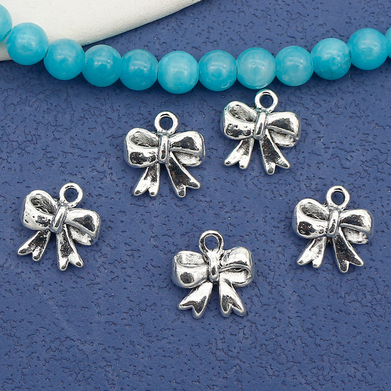 Cute retro accessory with bow