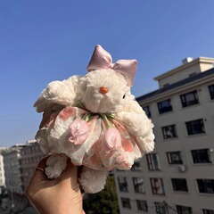 新商品のチューリップの耳を垂れたウサギの車載のペンダントのお姫様のスカートの長い耳のウサギのかわいい漫画の携帯電話のバッククリップは斜めに人形にまたがります。