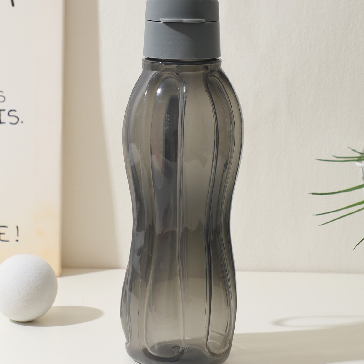 Taza de plástico portátil Comercio exterior original deportes al aire libre taza de agua de gran capacidad de color sólido taza de plástico taza de espacio