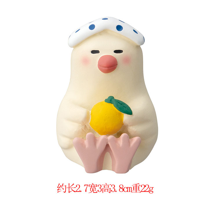 자몽 새를 들고