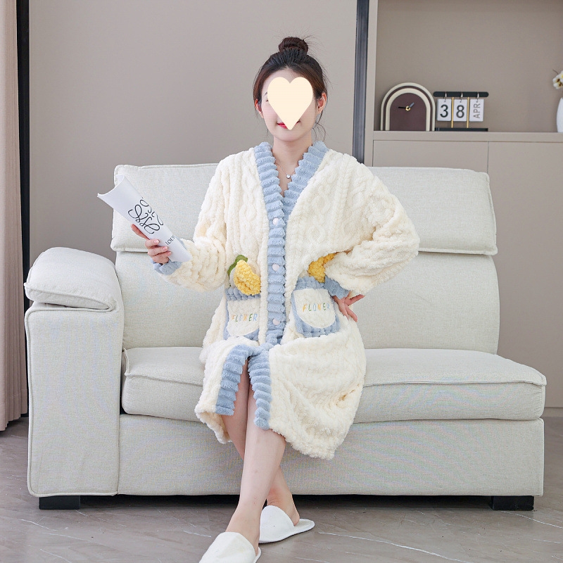 세련된 플란넬 파자마, 목욕 및 가정복, 머리카락이나 염색 없음, 양면 벨벳 V넥 목욕 가운