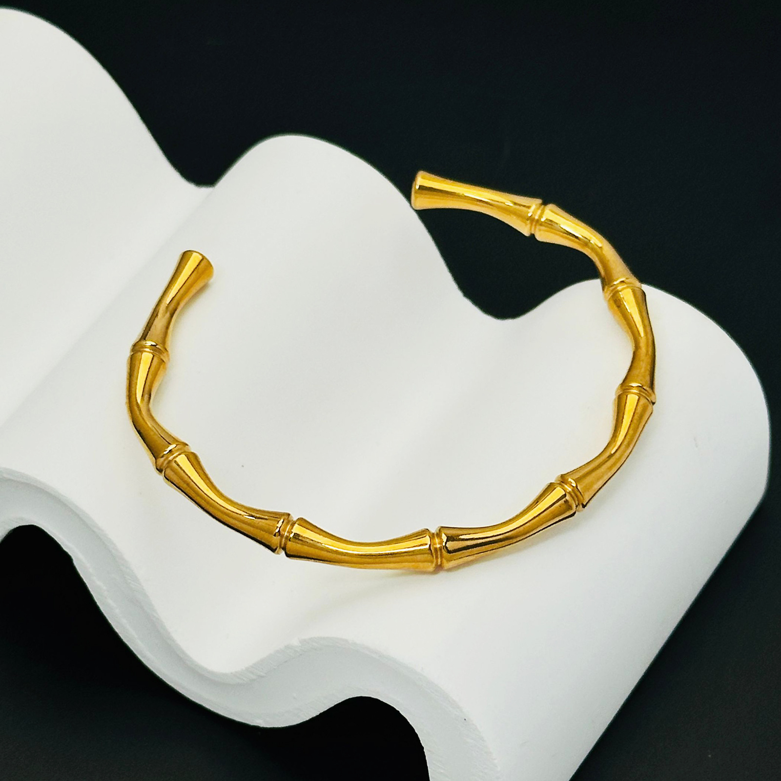 Festival de bambú de China Brazalete de acero de titanio transfronterizo para mujeres nueva no desvanecerse atmósfera lujosa joyería pulsera de moda