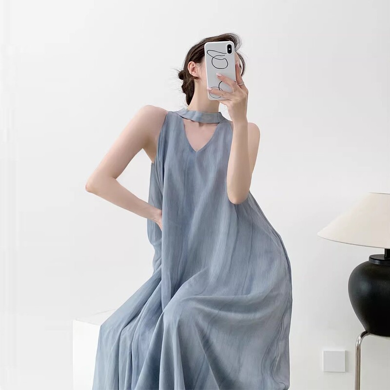 Halter Neck Strap Dress, Long Dress for Seaside Vacation, Women's 2025 Summer New Style, Super Beautiful, This Year's Trendy Hot Item Halter Neck Strap Dress, Long Dress for Seaside Vacation, Women's 2025 Summer New Style, Super Beautiful, This Year's Trendy Hot Item