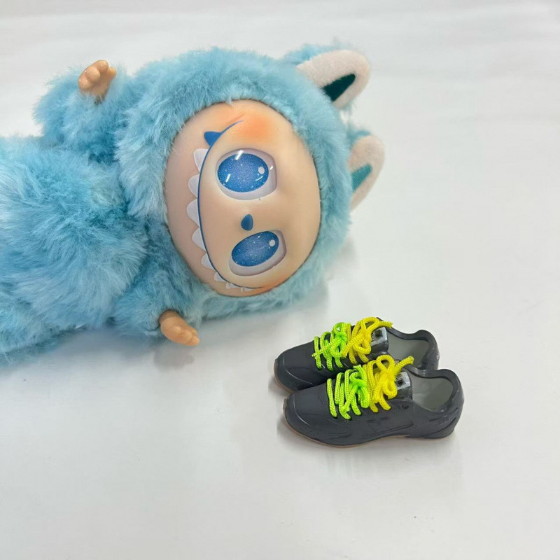 LABUBU Zapatos Rabu Ropa de bebé 17cm felpa vinilo bolso de muñeca colgante para zapatos desnudos caja ciega