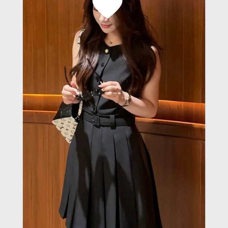 2026 Summer: Beautiful and Simple Black Sleeveless Dress for Important Occasions, Perfect for Women with a Summer Vibe 2026 Summer: Beautiful and Simple Black Sleeveless Dress for Important Occasions, Perfect for Women with a Summer Vibe