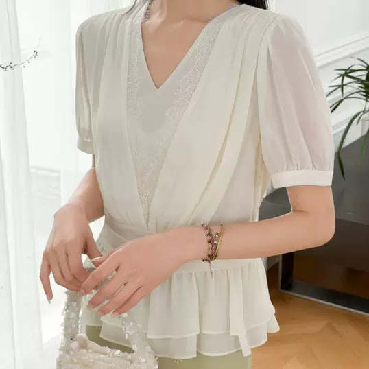 法式雪纺衫夏少女灯笼袖蕾丝拼接收腰显瘦蝴蝶结系带V领上衣
