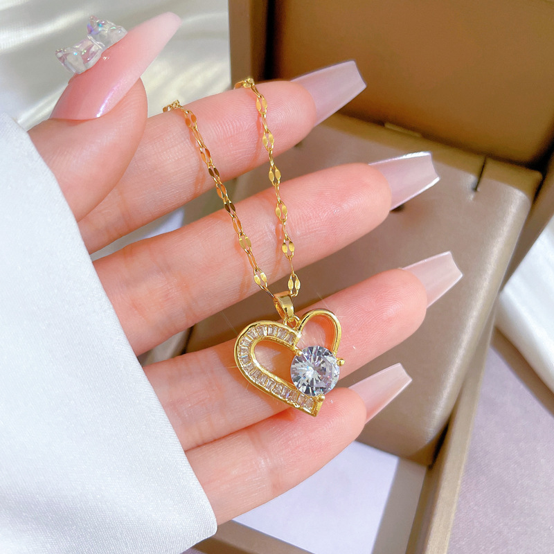 Collar con corazón lujoso chapado en oro para mujer cadena_voghion.com